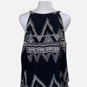 Jessica Simpson Black and Cream Geometric Blouse